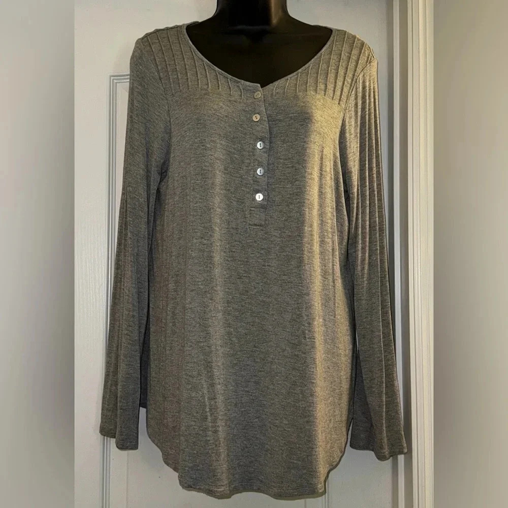 Cable & Gauge Long Sleeve Top